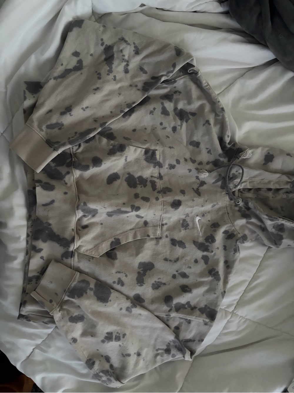 Tie-Dye Nike cropped Pullover Hoodie in light and dark grey